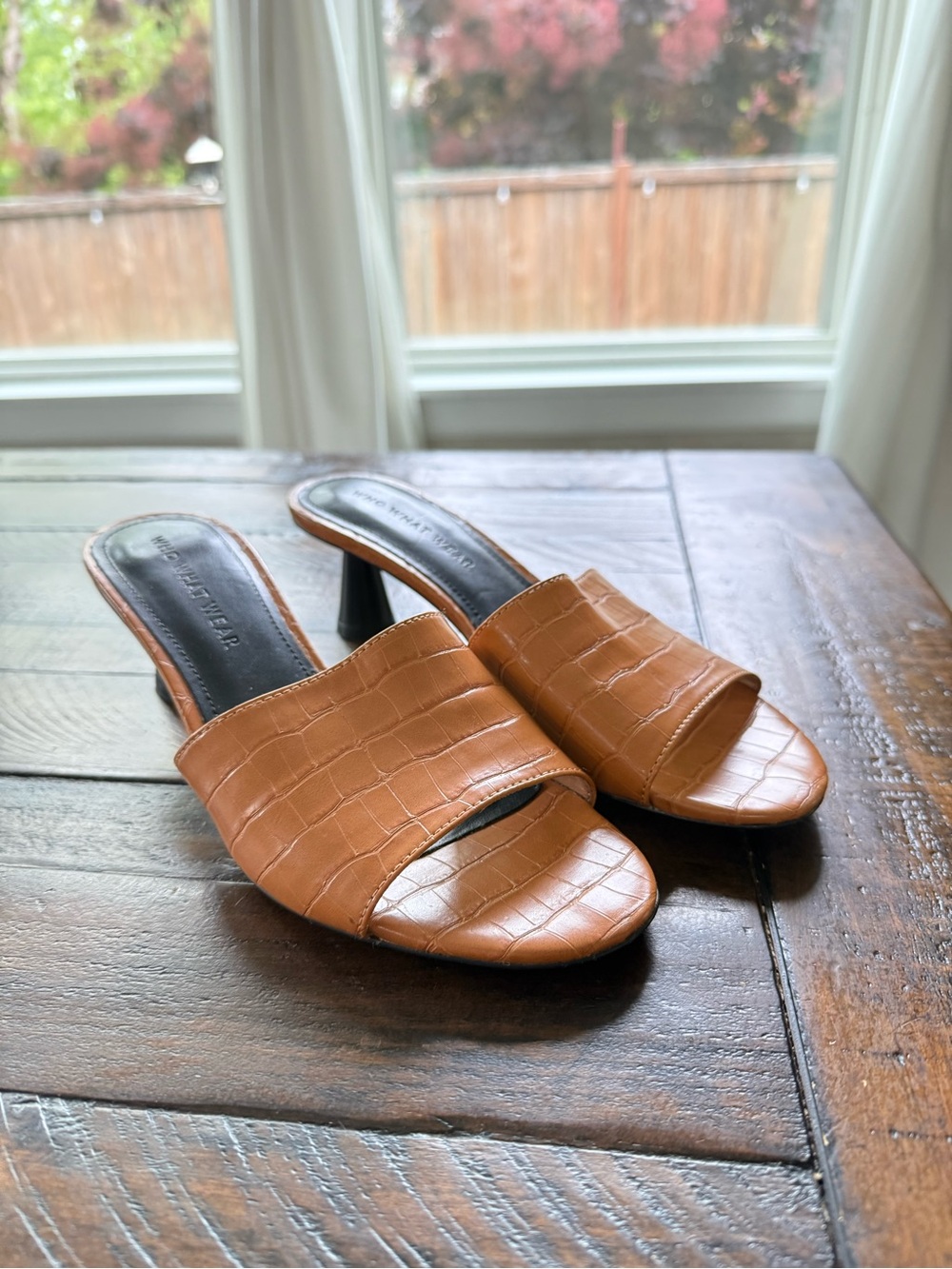 Who What Wear Croc-Embossed Tan Slide Mules